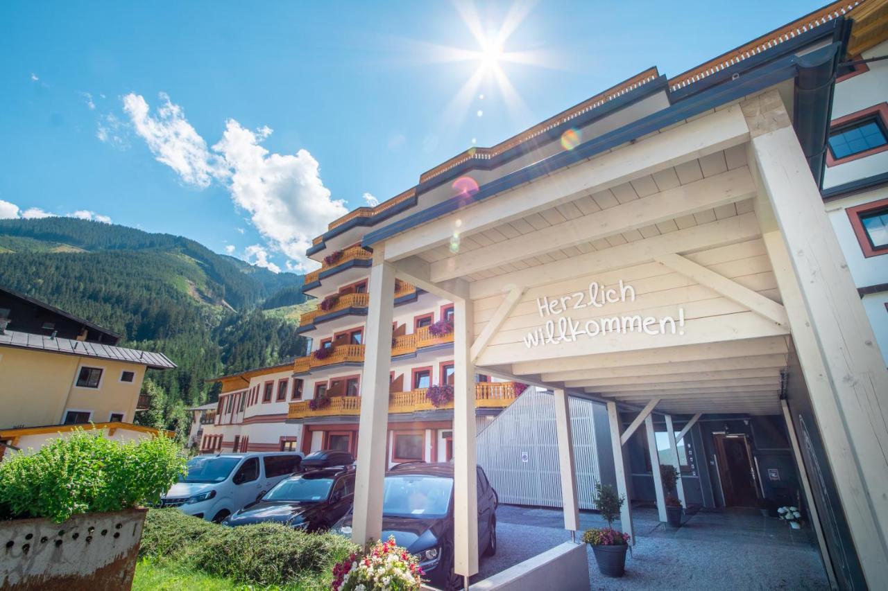 Jufa Alpenhotel Saalbach Extérieur photo
