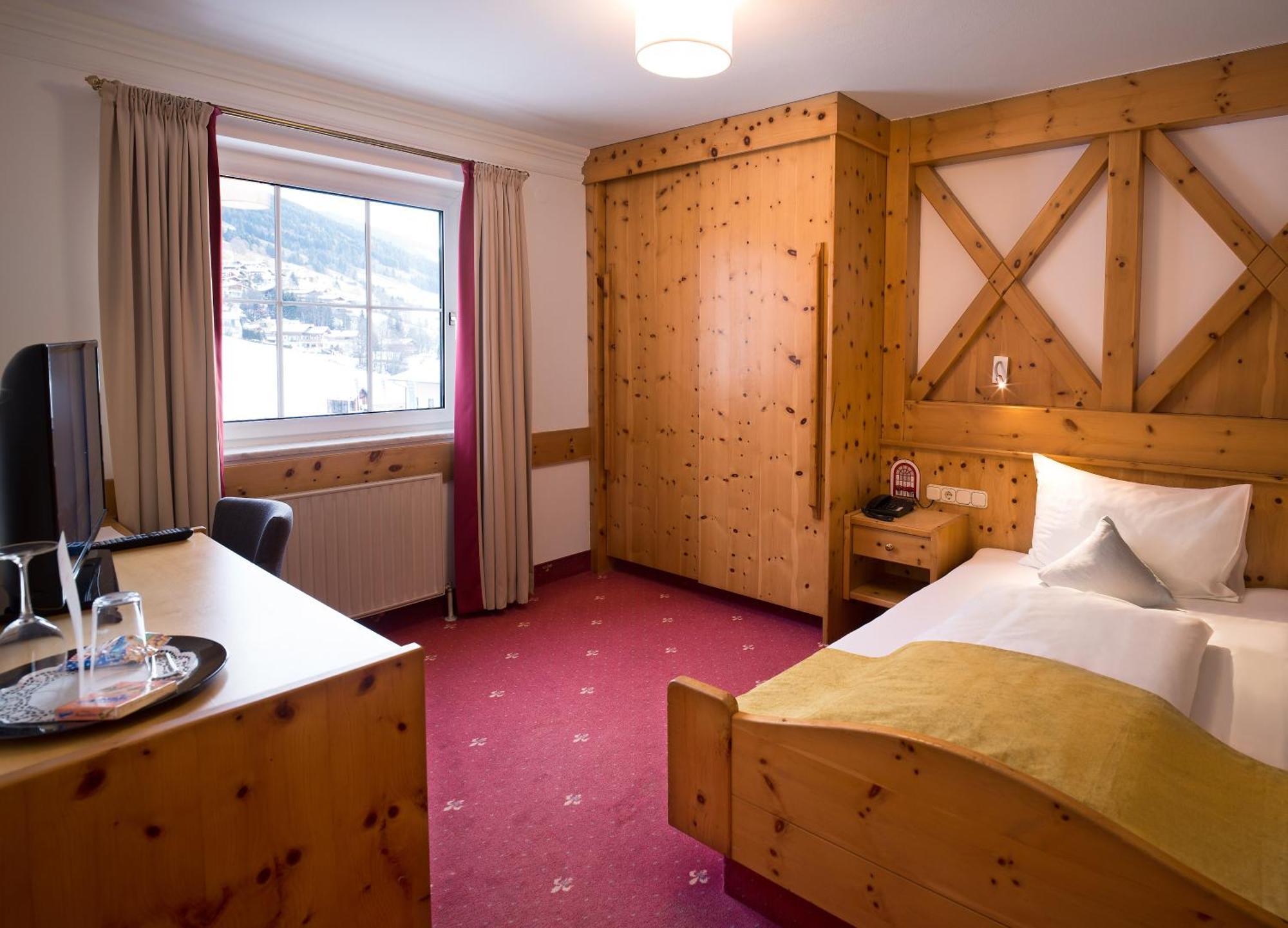 Jufa Alpenhotel Saalbach Extérieur photo