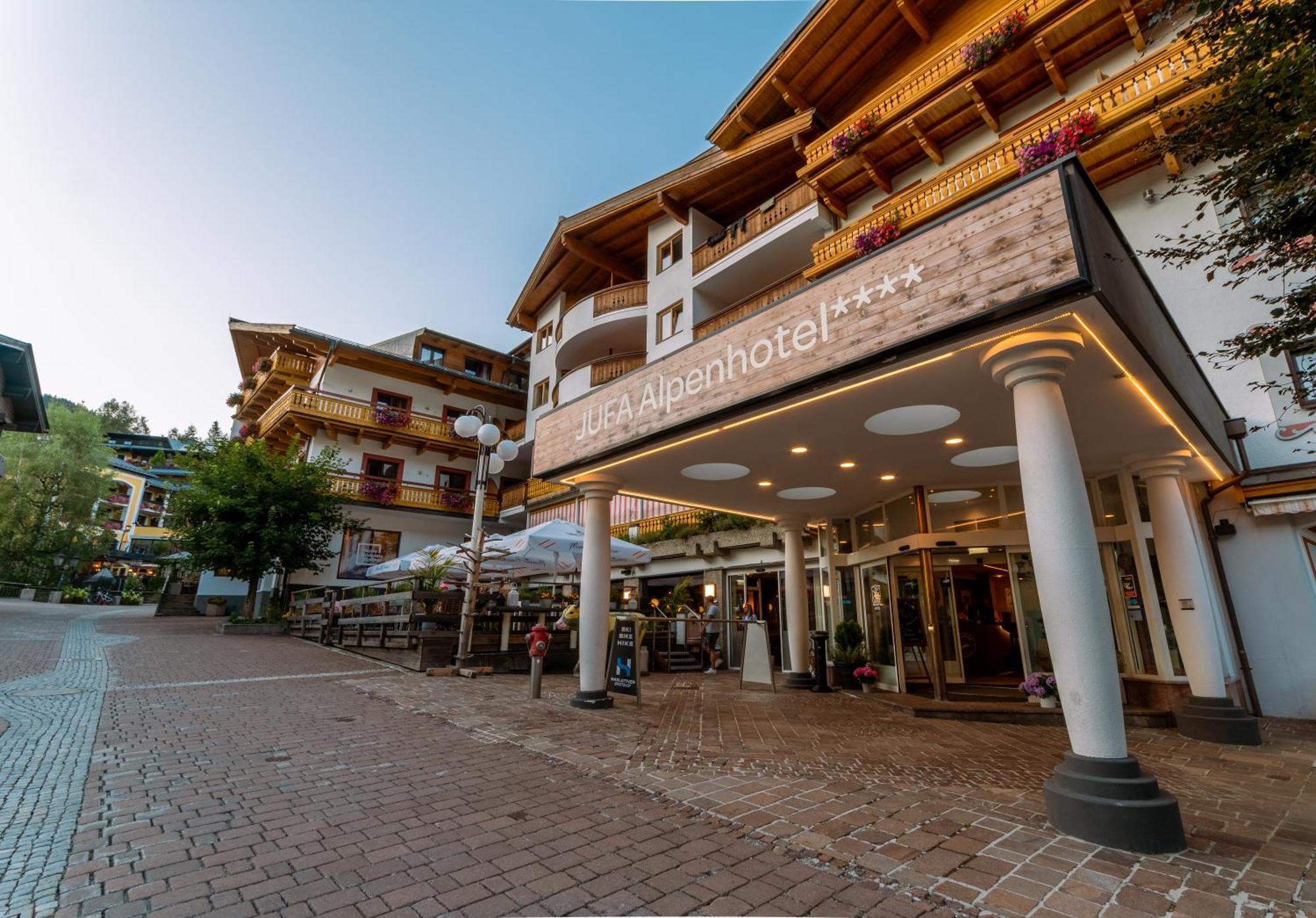 Jufa Alpenhotel Saalbach Extérieur photo